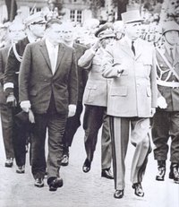 Kurz vor der "Spiegel-Affäre": Franz-Josef Strauß mit Charles de Gaulle in Hamburg am 07.09.1962. Quelle: Staatsarchiv Hamburg