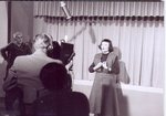 lsa Rode war die erste Fernsehansagerin nach 1945. Ihre Karriere startete bereits 1951 im Versuchsfernsehen Quelle: Staatsarchiv Hamburg